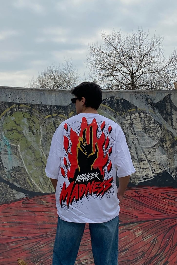 Burning Hand Oversize Tshirt