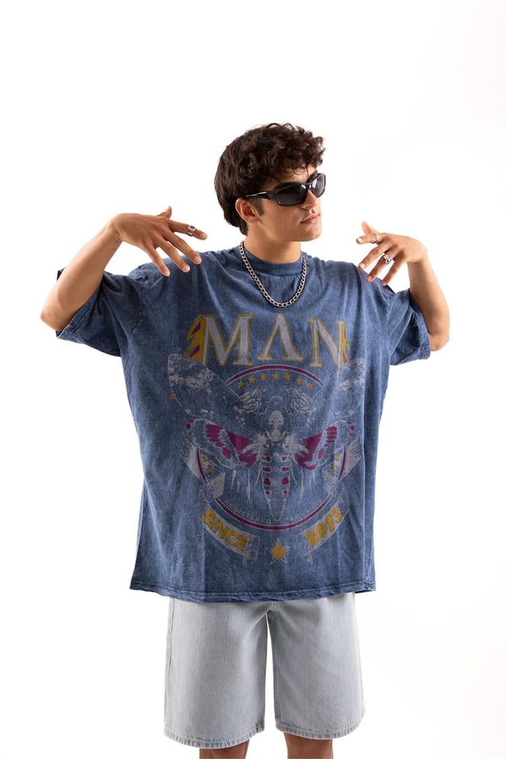 Butterfly Baskılı Mavi Acid Wash Oversize Tişört