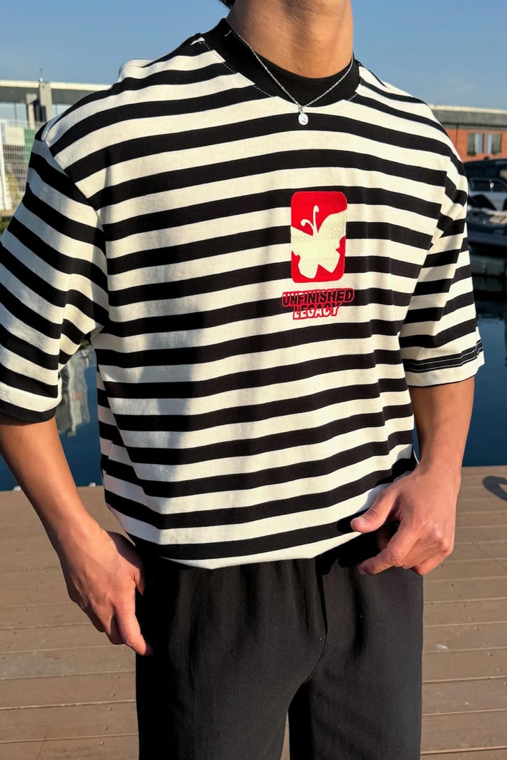Butterfly Nakışlı Çizgili Oversize Tişört