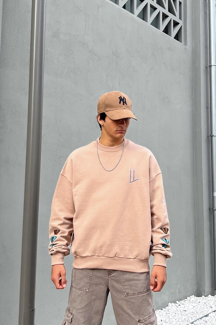 Butterfly Nakışlı Sütlü Kahve Oversize Sweatshirt