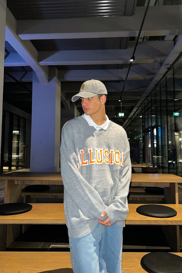 C Letter Oversize Gri Triko Kazak