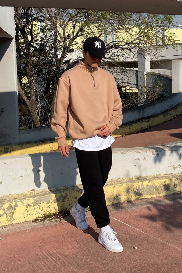 Camel Overisze Semi Zip-Up Basic Sweatshirt