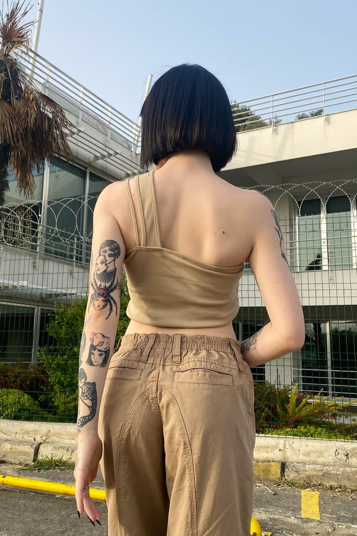 Çapraz Askı Detaylı Crop
