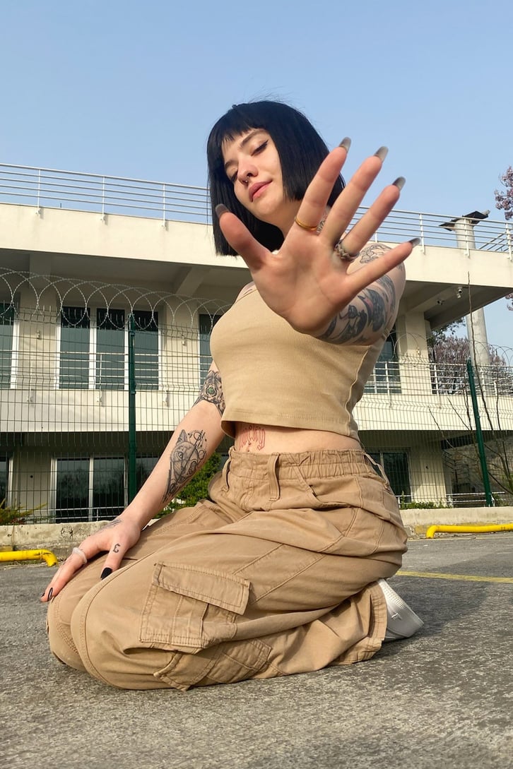 Çapraz Askı Detaylı Crop