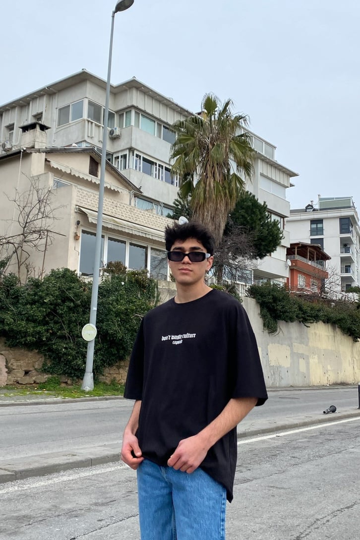 Capsule Text Printed Oversize Siyah Tshirt