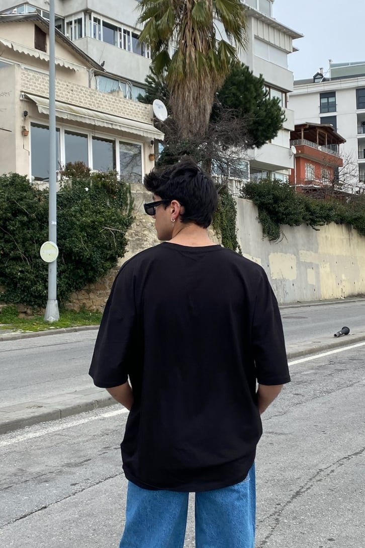 Capsule Text Printed Oversize Siyah Tshirt