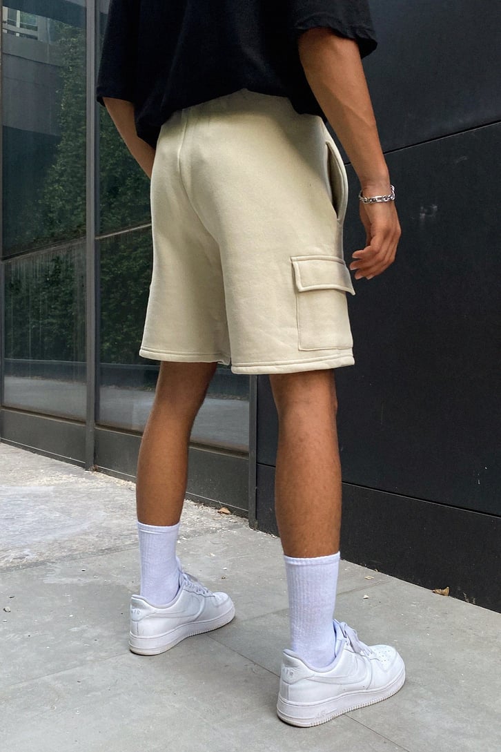 Cep Detay Bej Outfit Şort