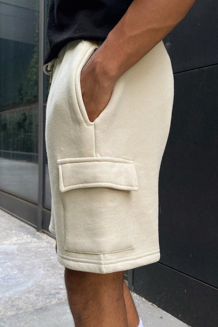 Cep Detay Bej Outfit Şort