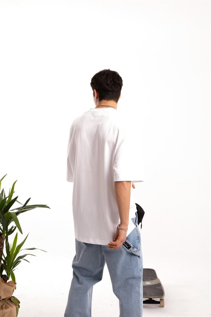 Cep Detaylı Basic Beyaz Oversize Tişört