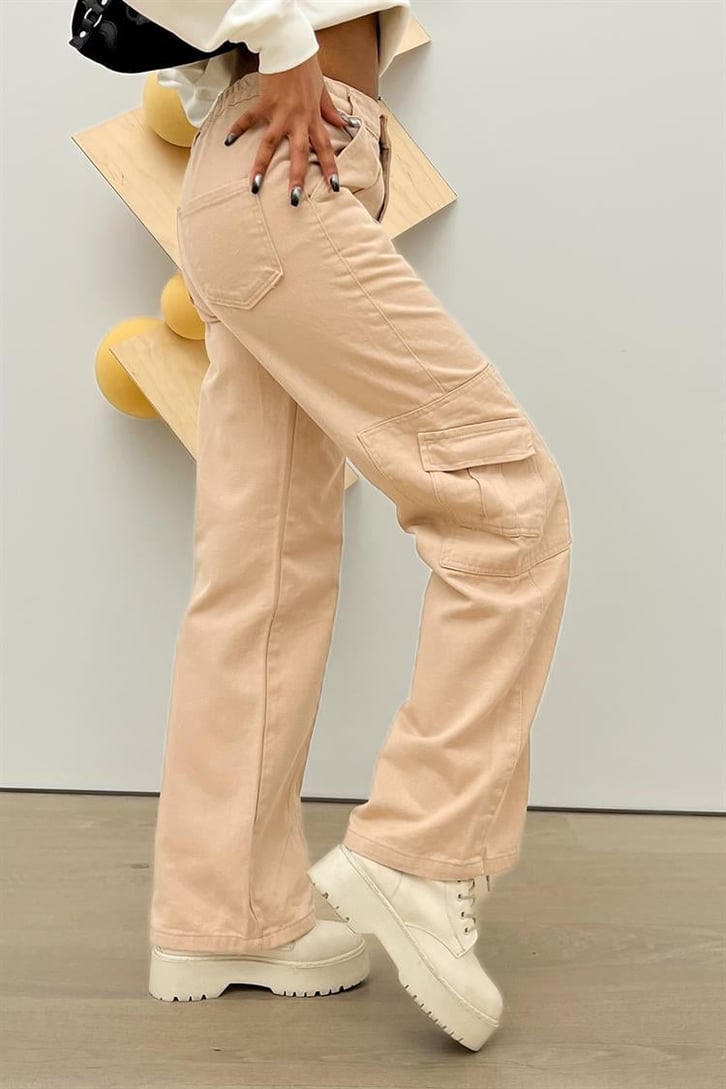 Cep Detaylı Bej Baggy Jean