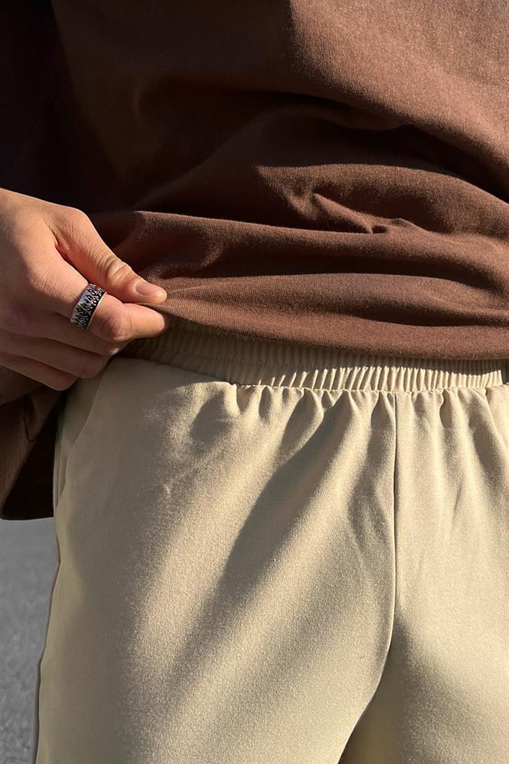 Cep Detaylı Bej Jogger Pantolon