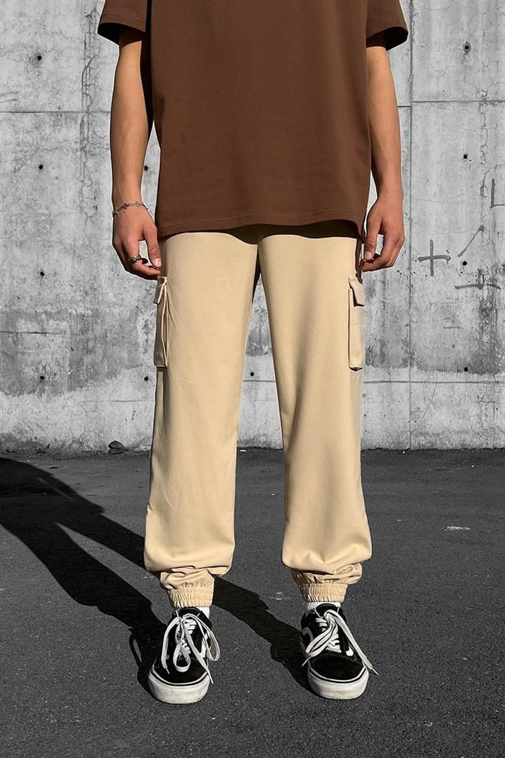 Cep Detaylı Bej Jogger Pantolon