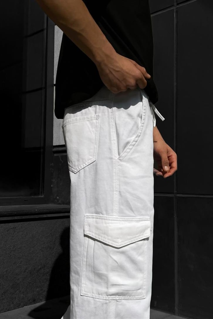 Cep Detaylı Beyaz Baggy Pantolon