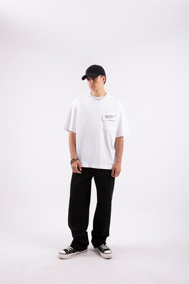 Cep Detaylı Beyaz Oversize Tshirt