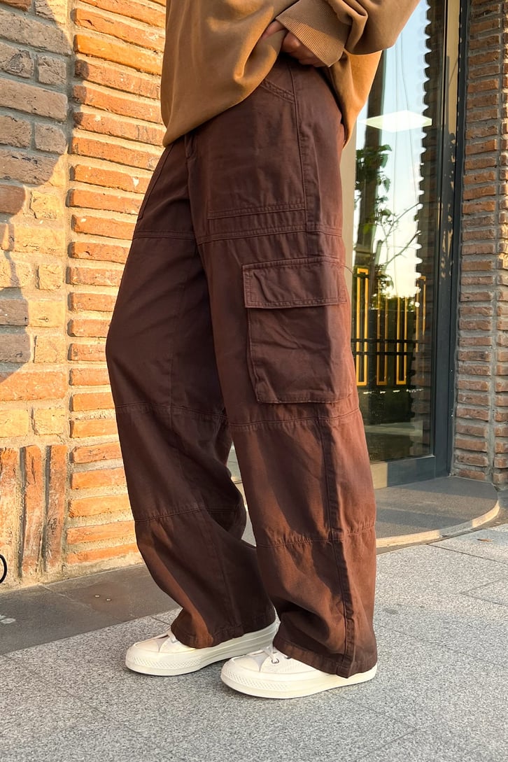 Cep Detaylı Kahverengi Baggy Jean