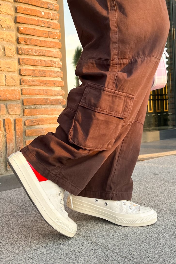 Cep Detaylı Kahverengi Baggy Jean