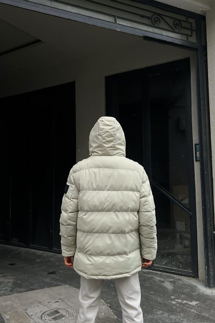 Cep Detaylı Krem Şişme Mont