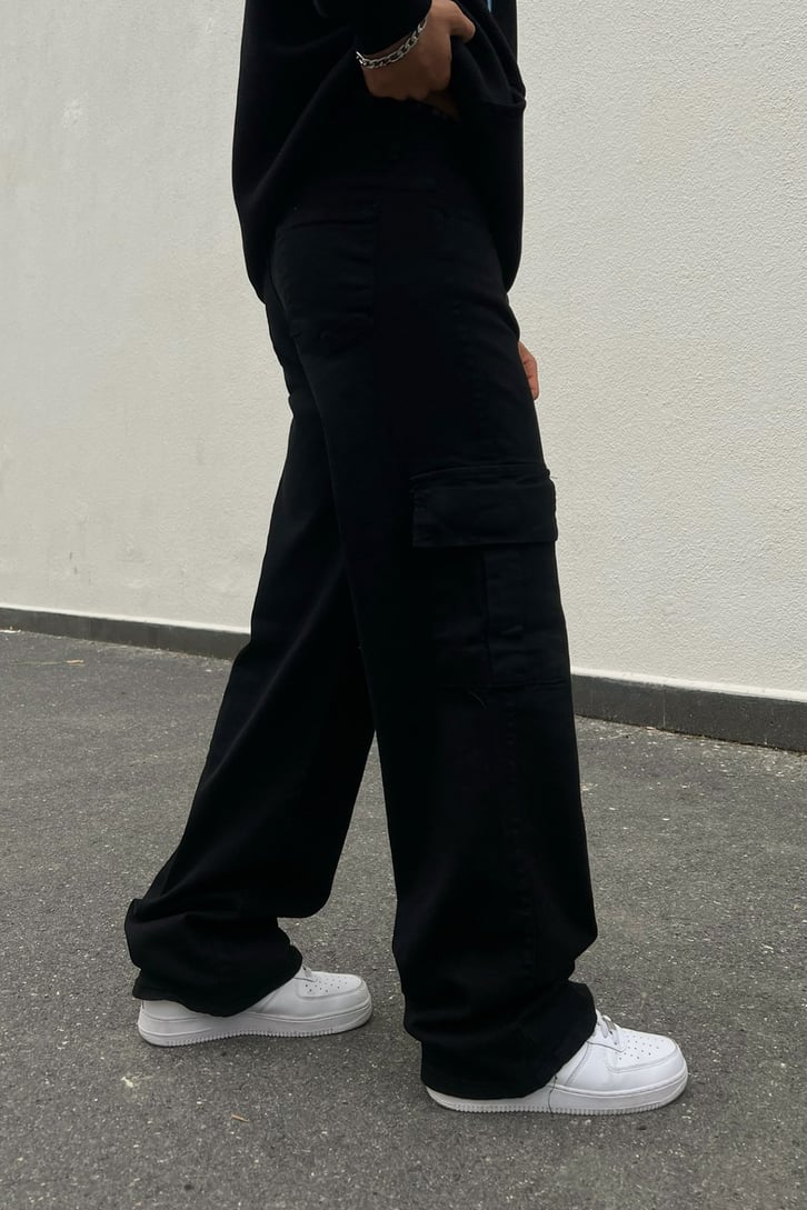 Cep Detaylı Siyah Baggy Jean
