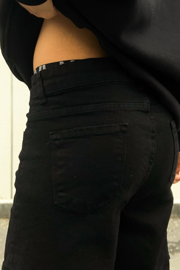 Cep Detaylı Siyah Baggy Jean