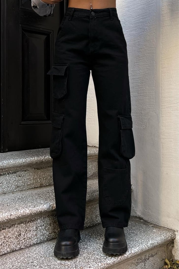 Cep Detaylı Siyah Baggy Jean