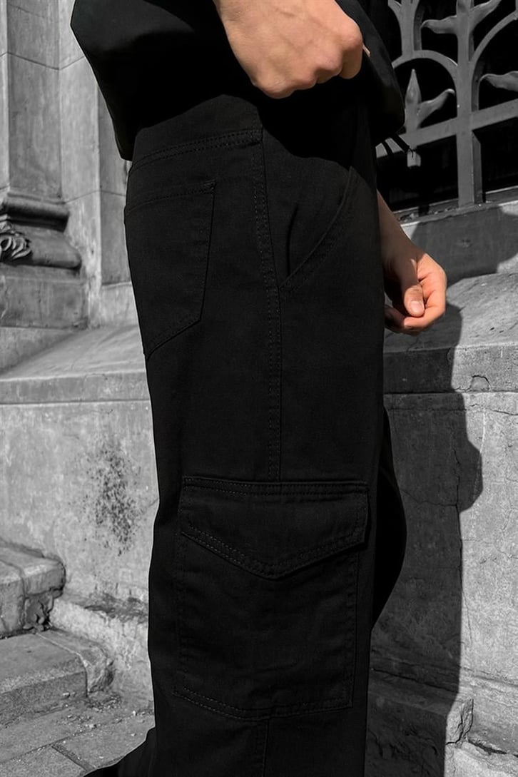 Cep Detaylı Siyah Baggy Pantolon