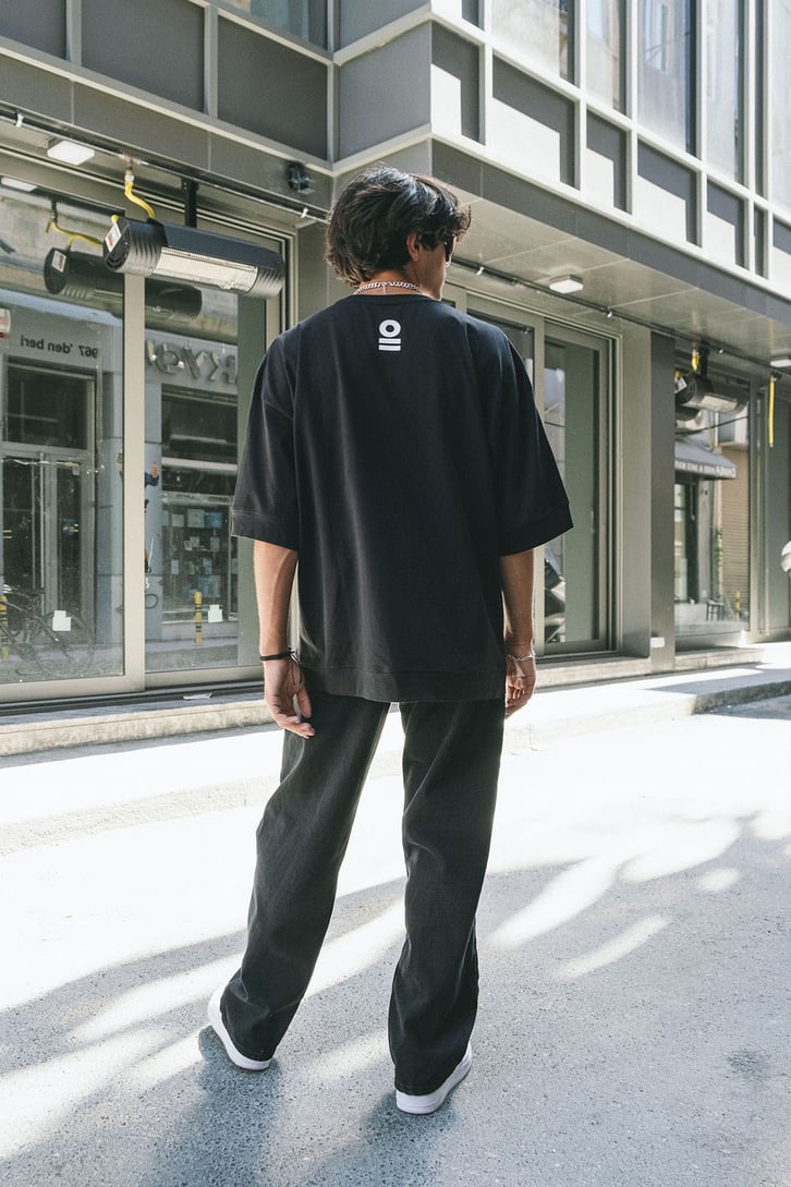 Cep Detaylı Siyah Oversize Tshirt