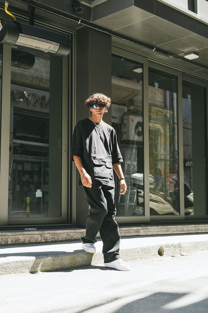 Cep Detaylı Siyah Oversize Tshirt