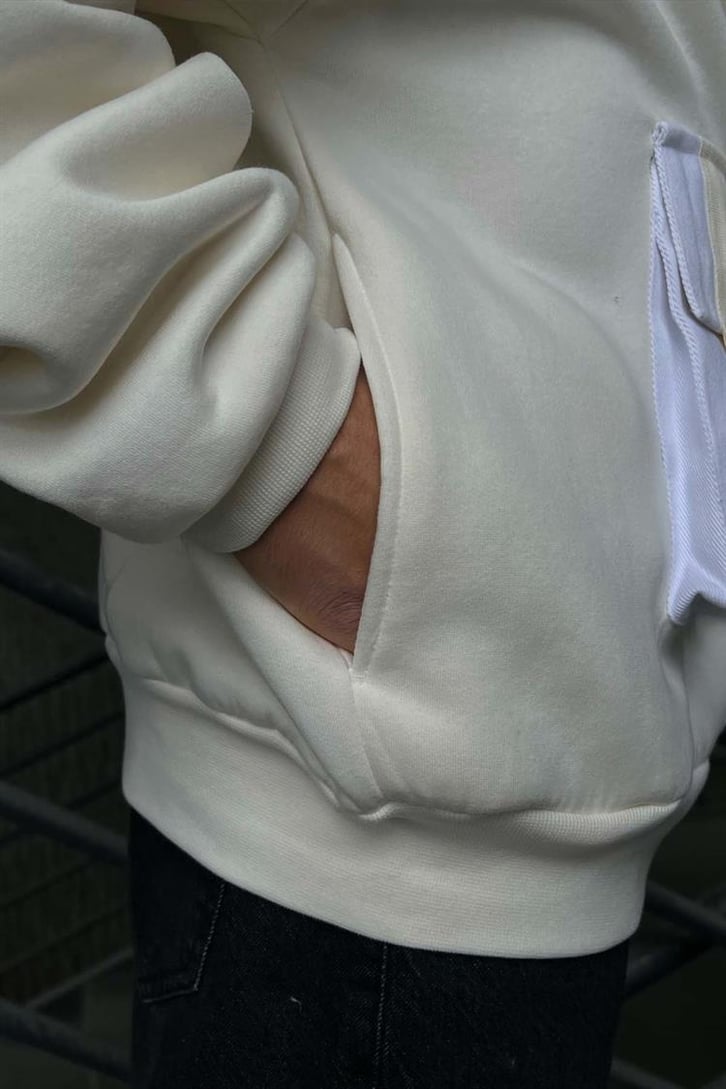 Cep Detaylı Taş Rengi Oversize Sweatshirt