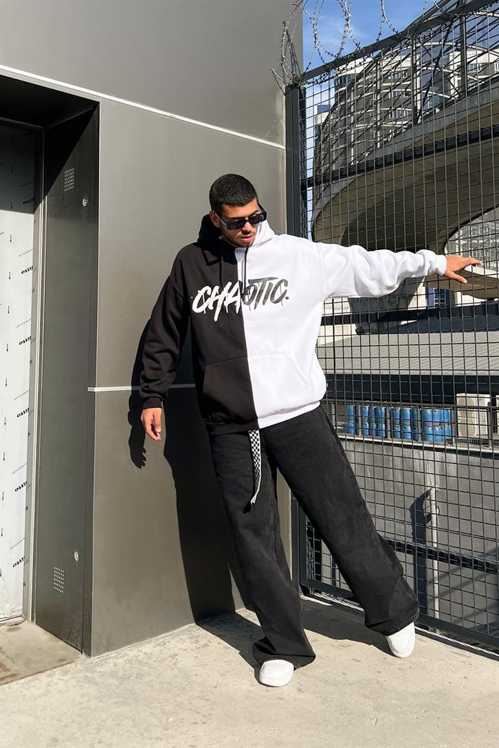 Chaotic Baskılı Parçalı Beyaz Hoodie