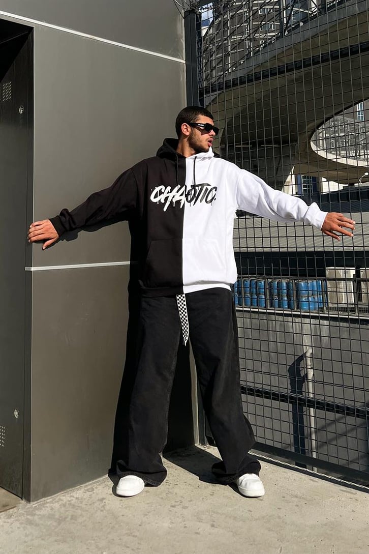 Chaotic Baskılı Parçalı Beyaz Hoodie