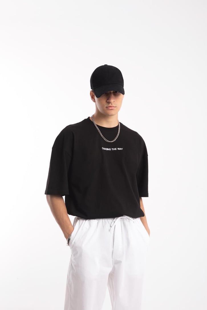Chasing The Way Nakışlı Siyah Oversize Tshirt
