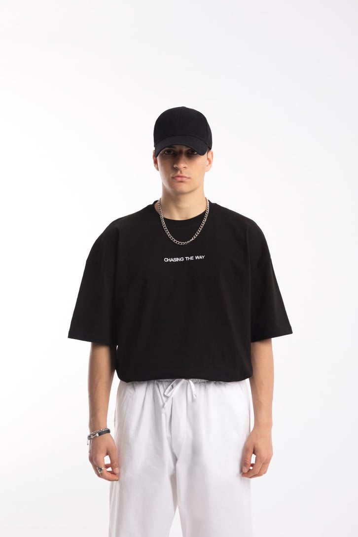 Chasing The Way Nakışlı Siyah Oversize Tshirt