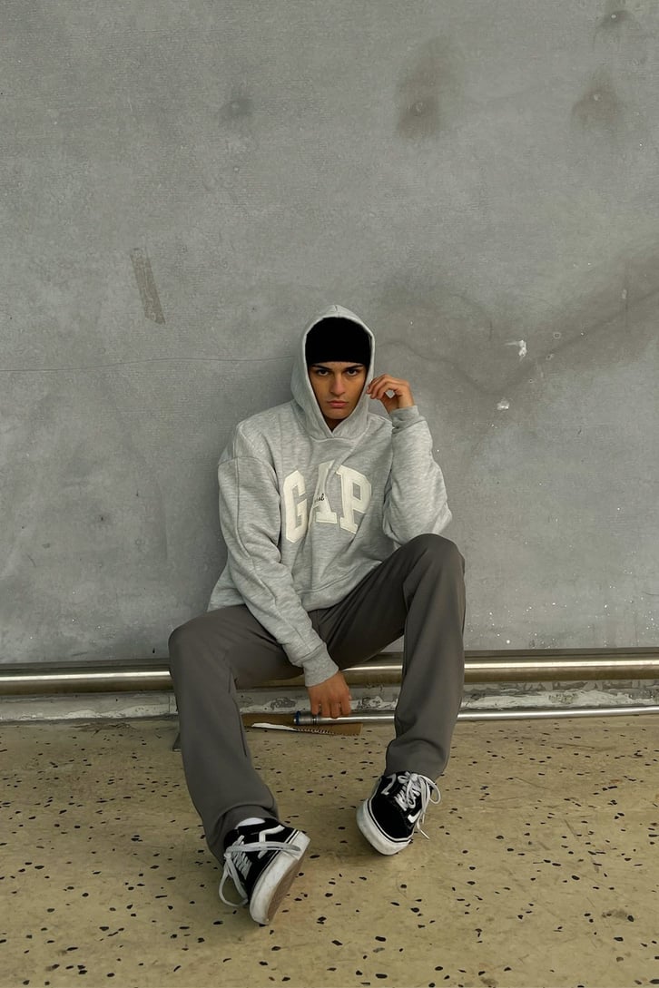 Chest Logo Nakışlı Oversize Hoodie