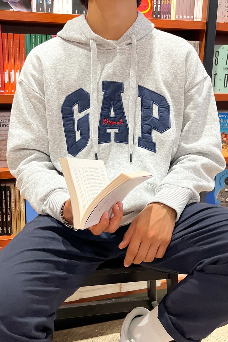 Chest Nakışlı Gri Oversize Sweatshirt