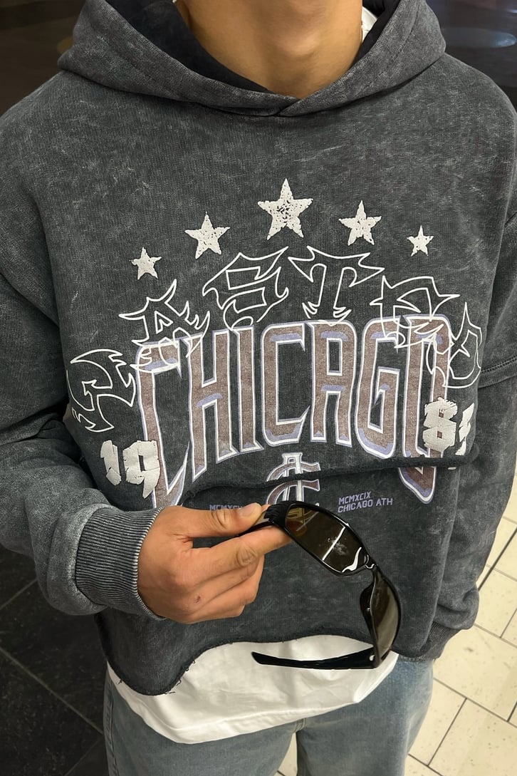 Chicago Baskılı Acid Wash Crop Hoodie
