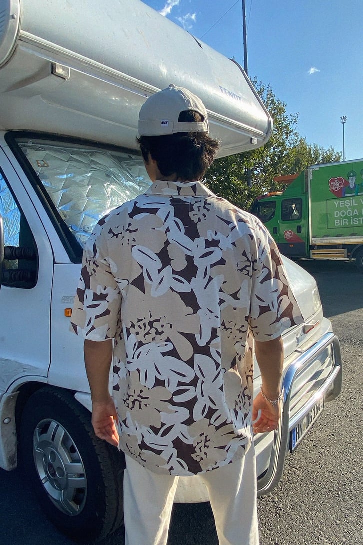 Çiçek Desenli Oversize Kısa Kollu Gömlek