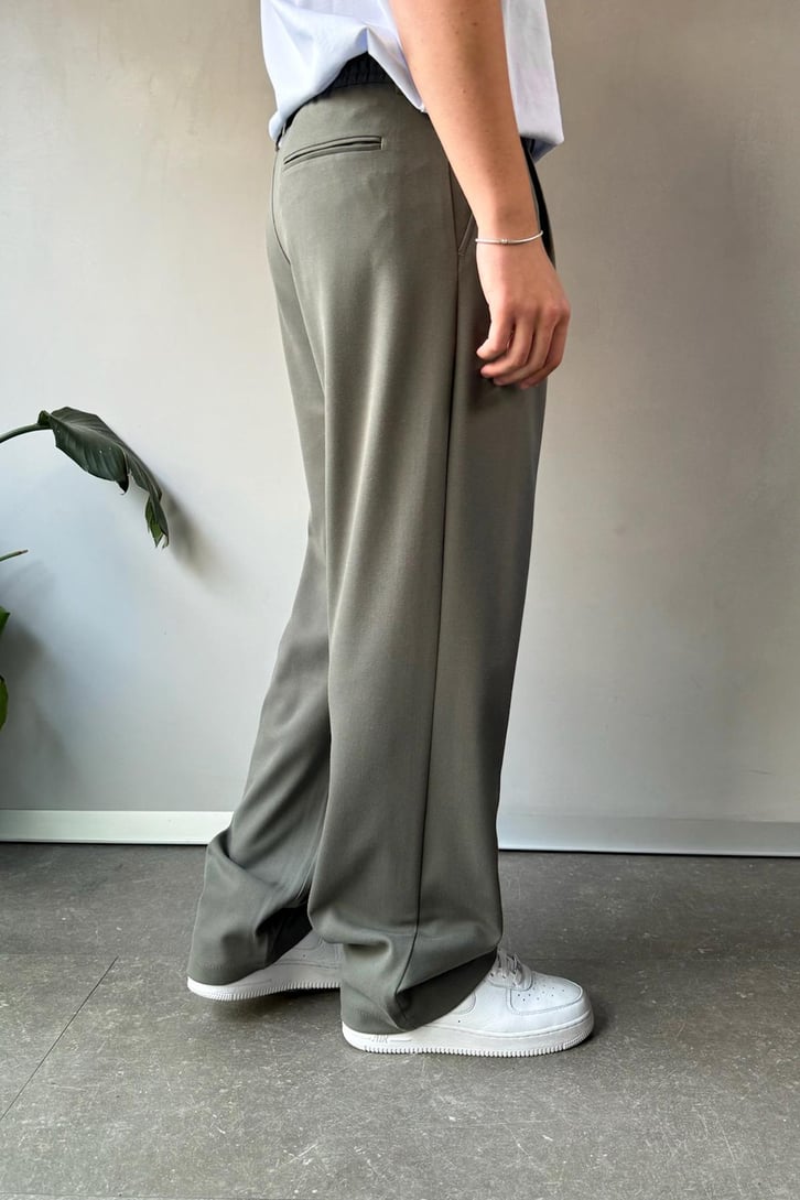 Çift Pileli Relaxed  Yeşil Kumaş Pantolon