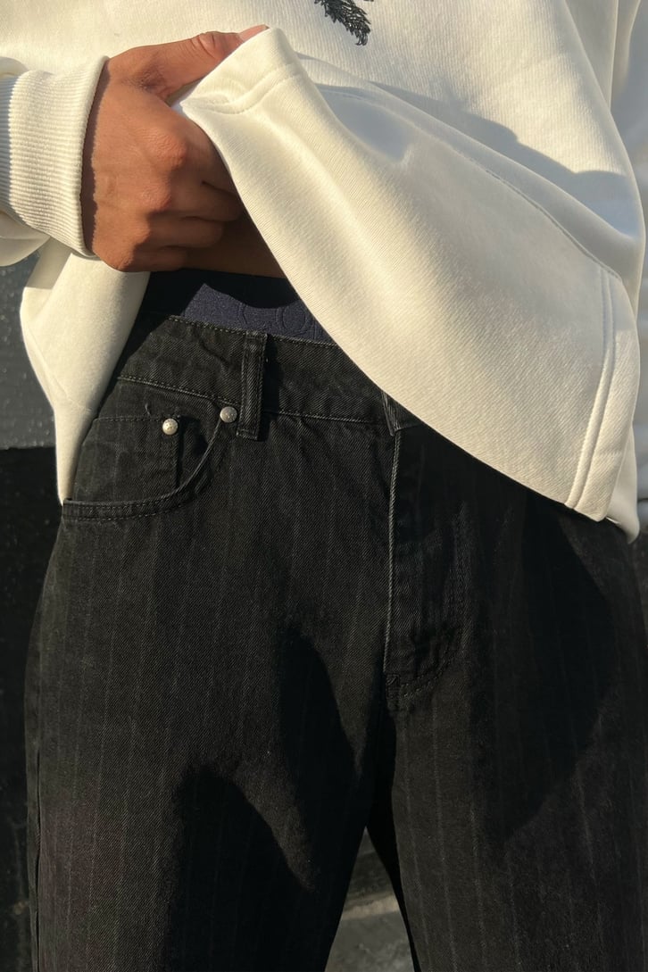 Çizgi Desenli Siyah Baggy Jean