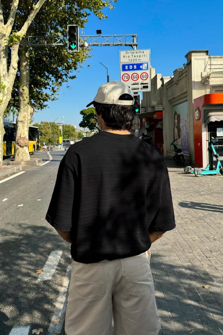 Çizgi Dokulu Oversize Tişört