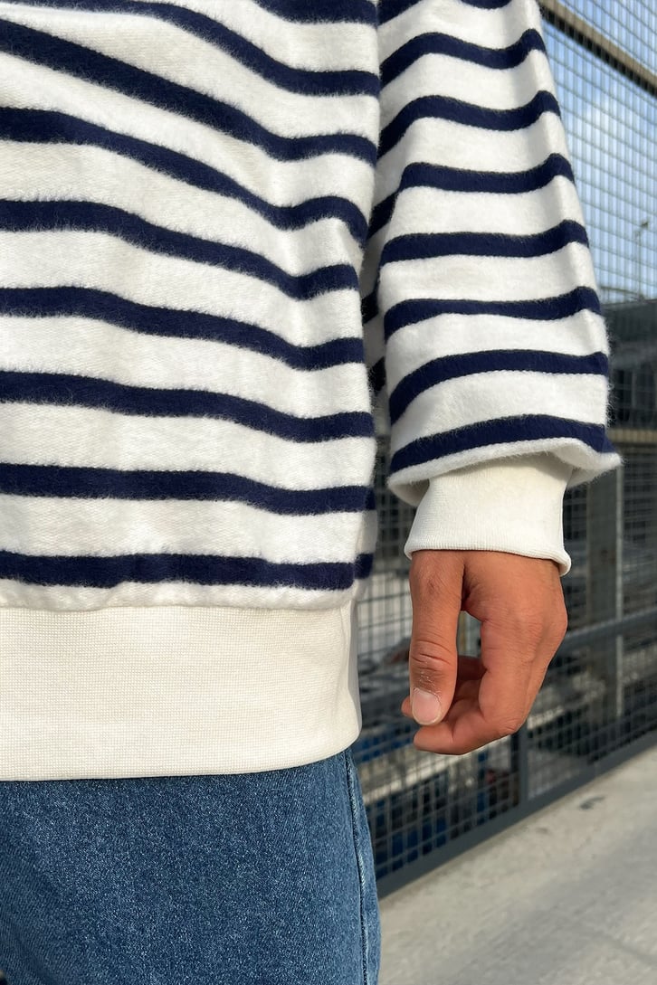 Çizgili Beyaz Oversize Sweatshirt