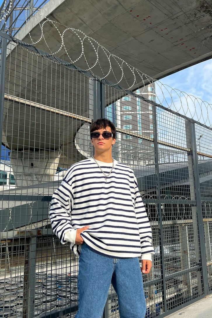 Çizgili Beyaz Oversize Sweatshirt
