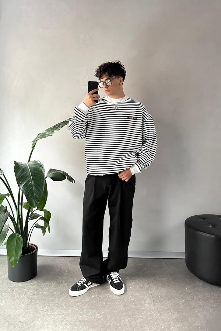 Çizgili Minimal Baskılı Bisiklet Yaka Sweatshirt