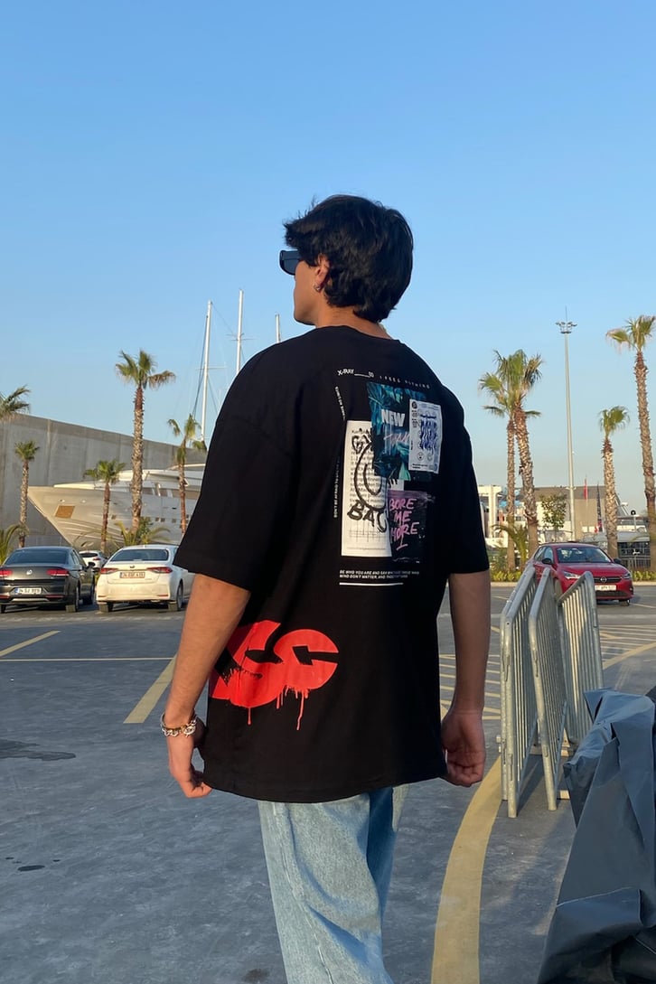 Collage Yan Baskı Detaylı Siyah Oversize Tshirt