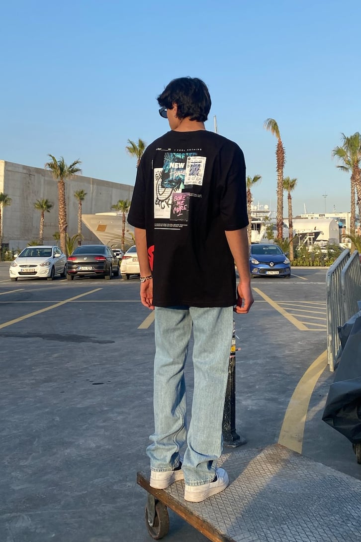 Collage Yan Baskı Detaylı Siyah Oversize Tshirt
