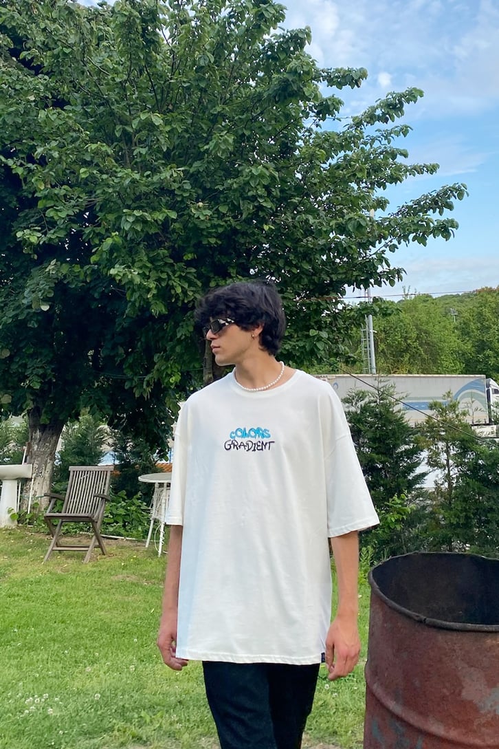 Colors Gradient Baskılı Beyaz Tshirt
