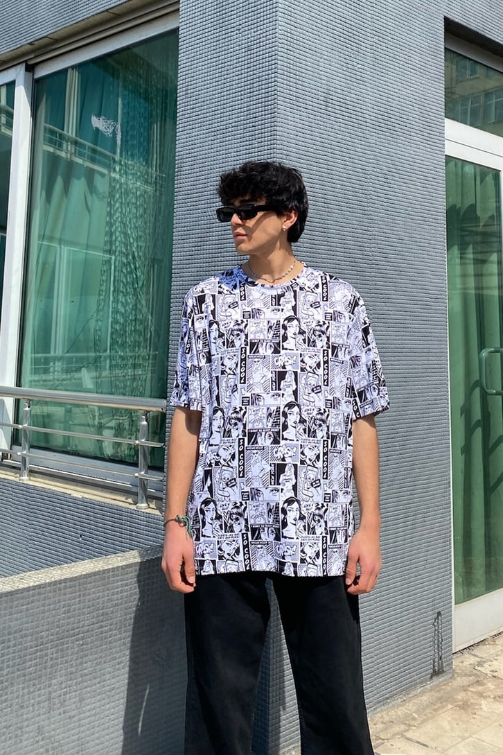 Comics Desenli Beyaz Oversize Tshirt