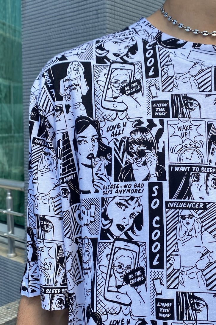 Comics Desenli Beyaz Oversize Tshirt
