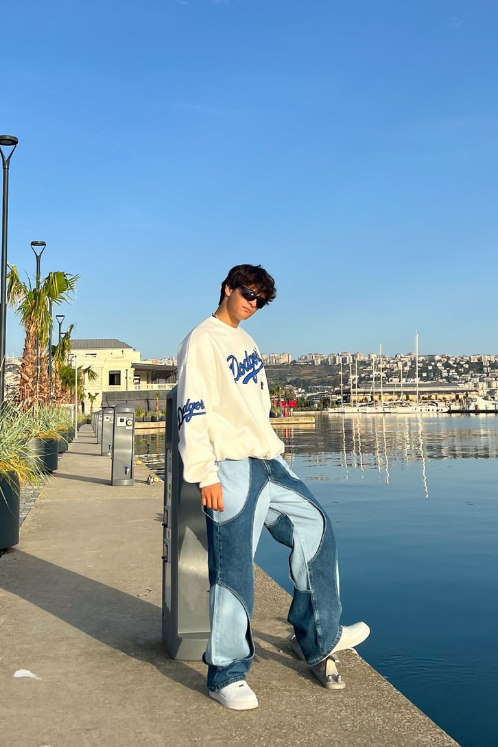 Contrast Cut Mavi Baggy Jean