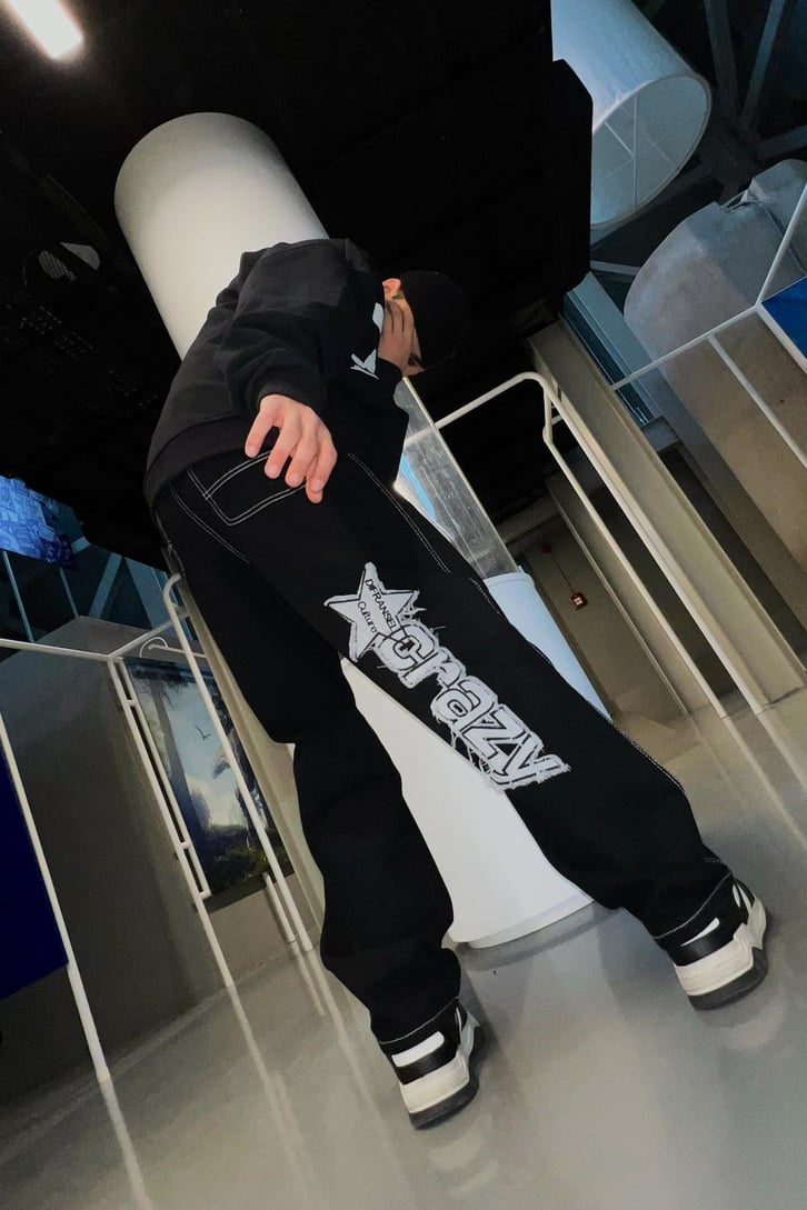 Crazy Nakışlı Siyah Baggy Jean