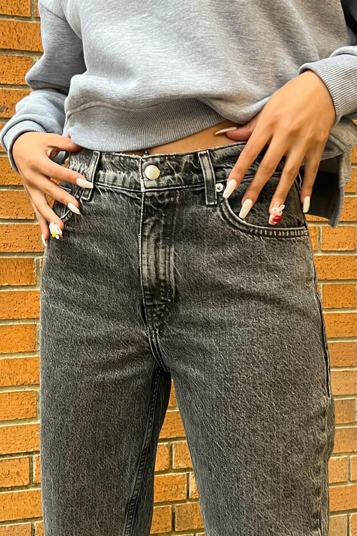 Cut Leg Acid Wash Gri Mom Fit Jean